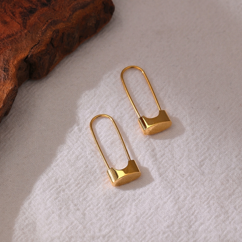 Chic Lock Hoop Earrings - Picture 4 of 7